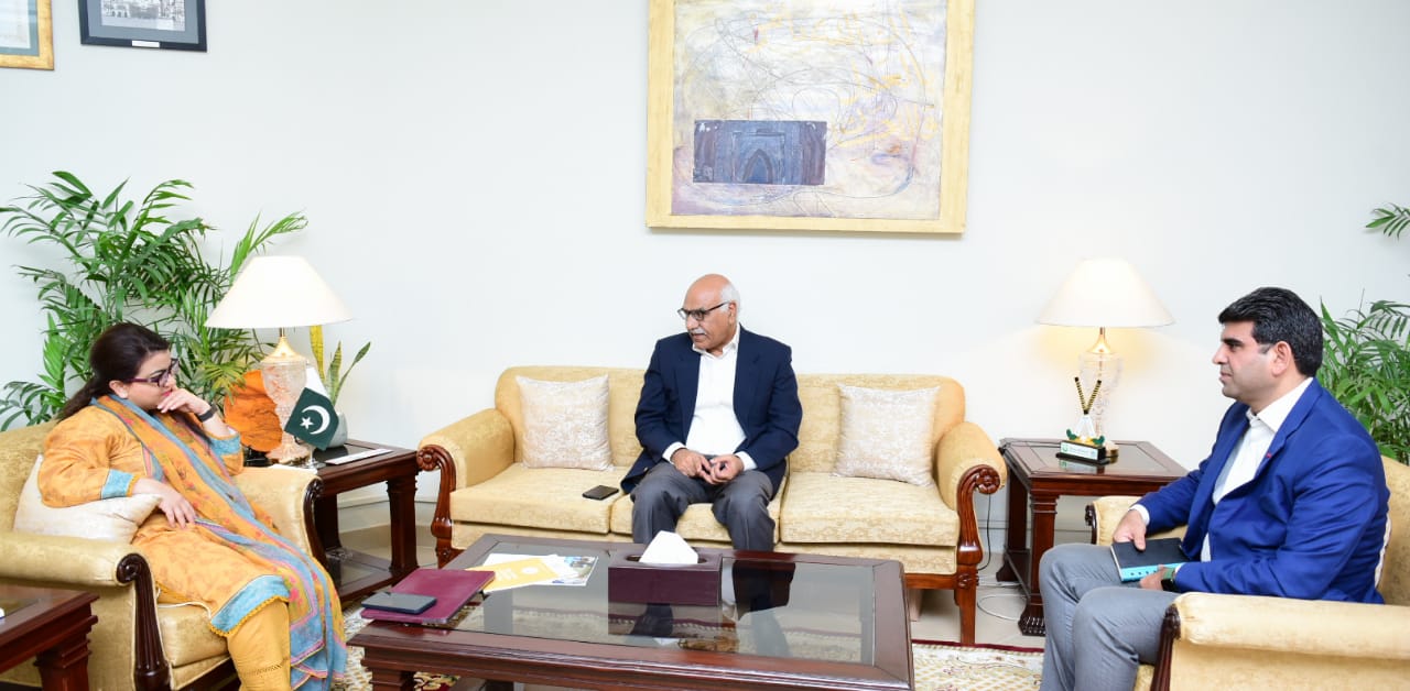 SAPM Shaza Fatima Khawaja met with Chairman Akhuwat  Dr. Amjad Saqib to discuss major issues Pakistani youth is facing in the country today.